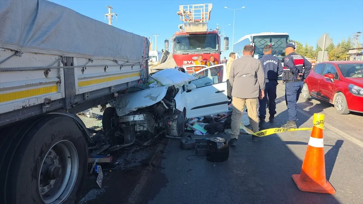 aksarayda kaza anne hayatini kaybetti DiSUb4hF