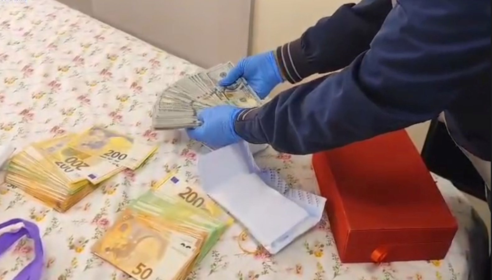 malatyada buyucu operasyonu on binlerce eurove dolar ele gecirildi eugIWKFJ