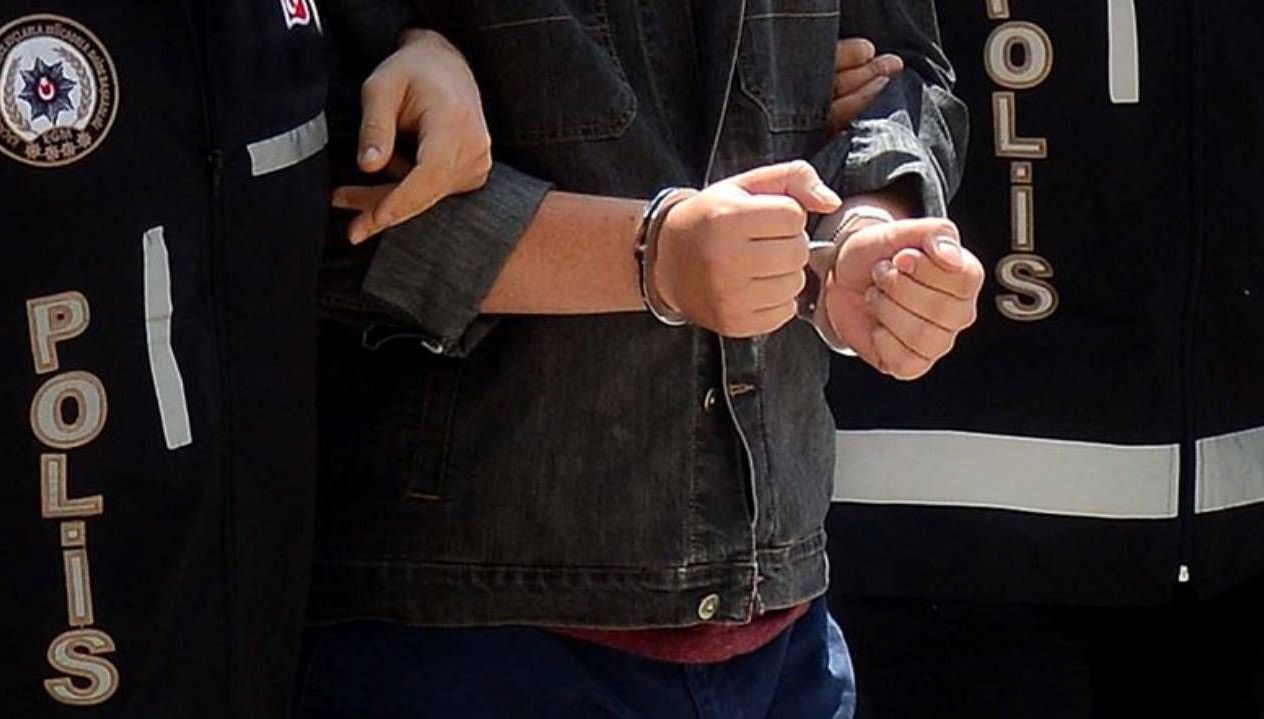 otobusteuyusturucuyla yakalandi tutuklandi e4qZ8xtN