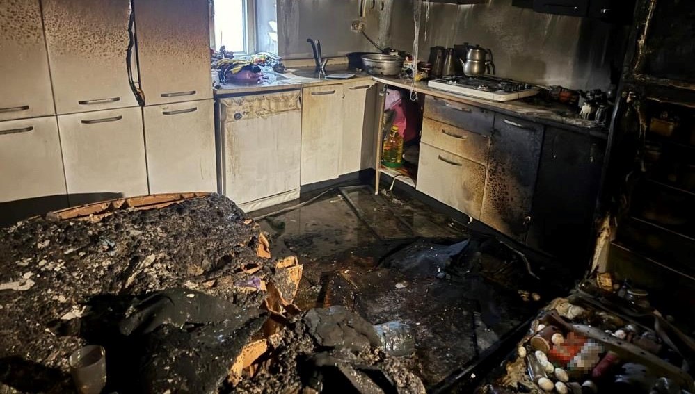 boluda mutfakta baslayan yangin evi yakti Cg6jGQiZ