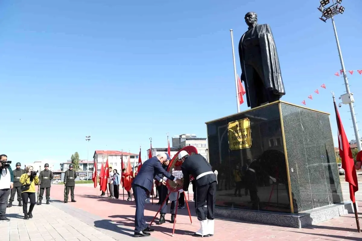 musta cumhuriyet bayrami toreni umdbM1Rk.jpg