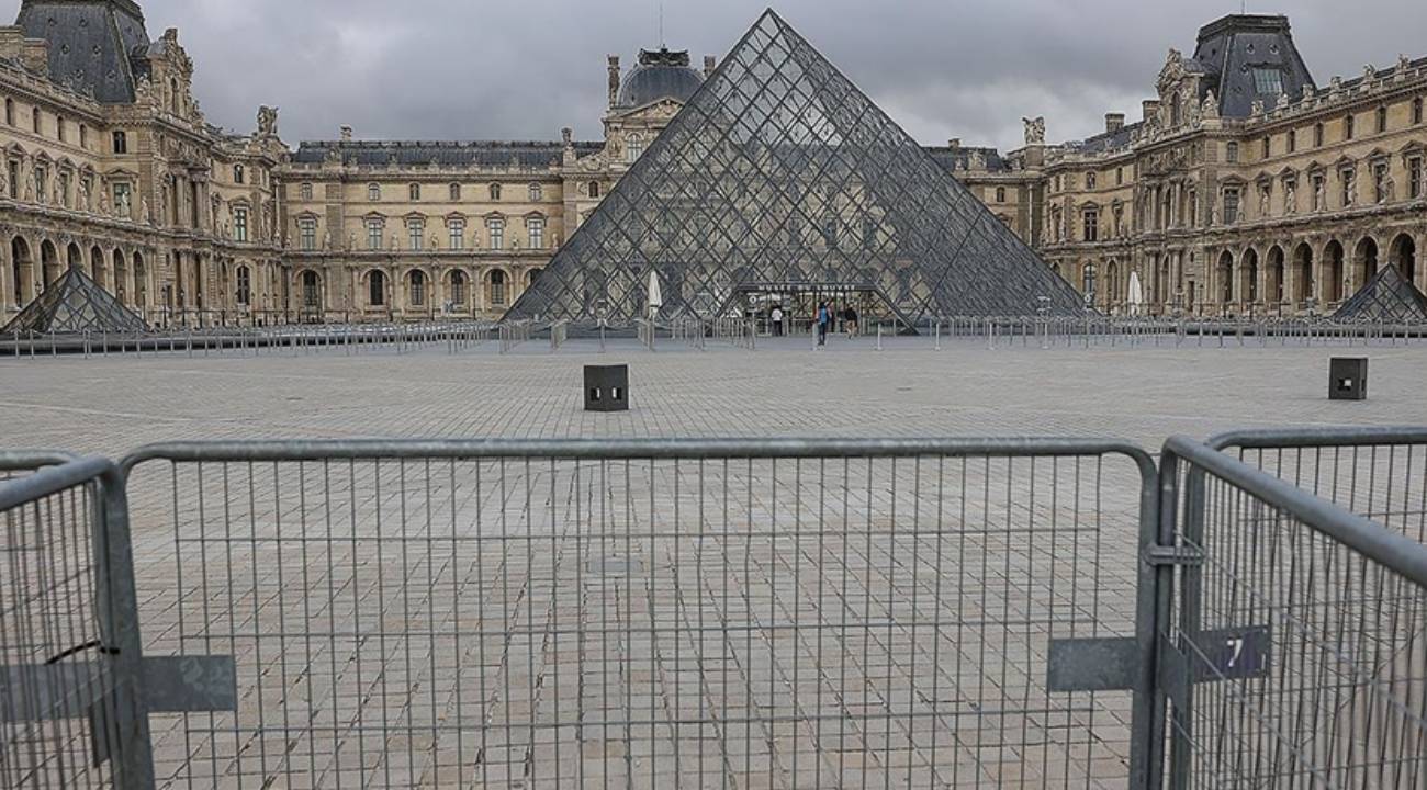 Soygun, grev ve su sızıntısı istifa getirdi: Louvre Müdürü görevi bırakıyor